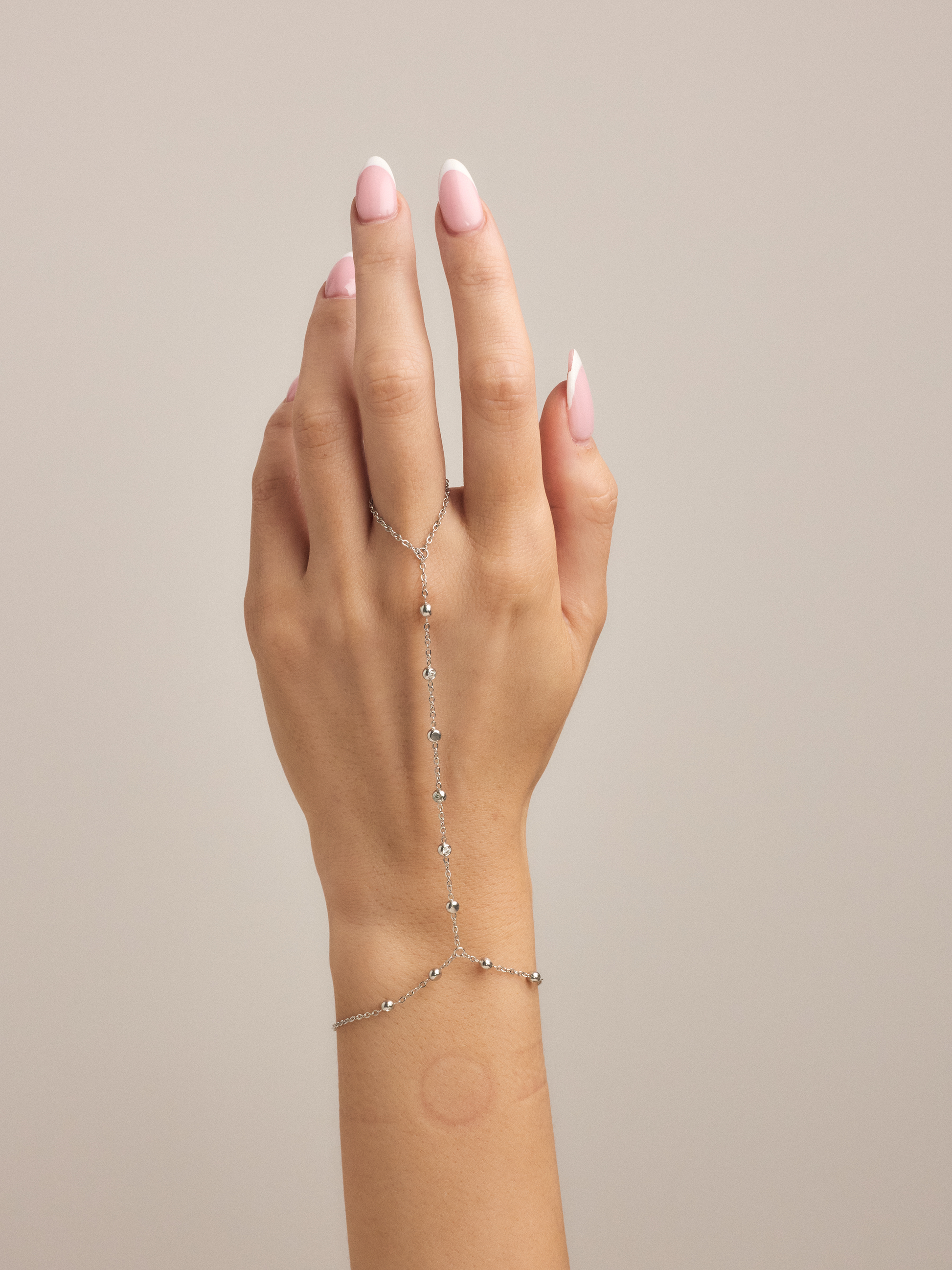 Amoura Hand Chain - Silver