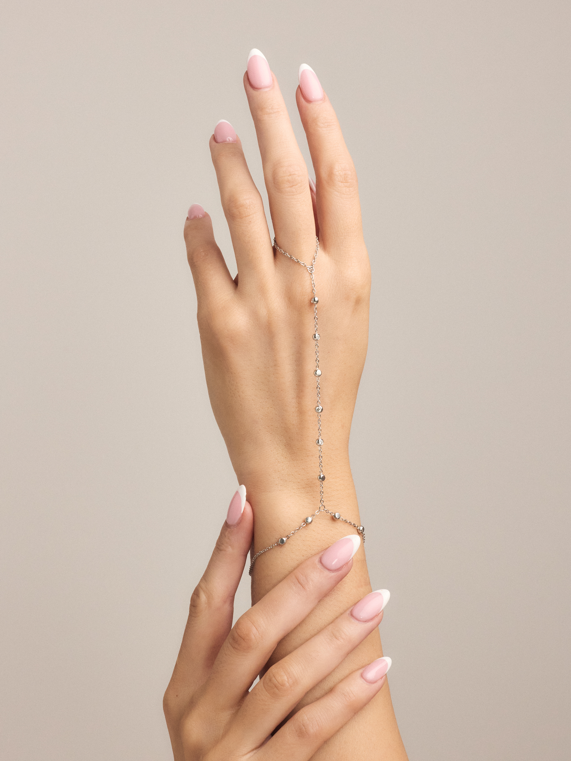 Amoura Hand Chain - Silver